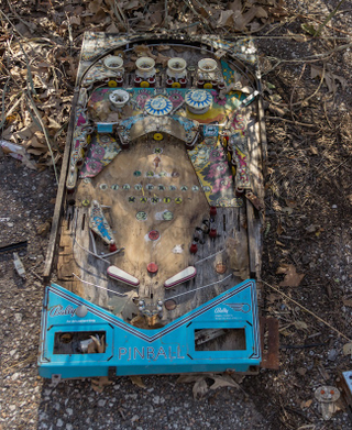 Illustration for article titled The Crumbling Chaos of Abandoned Amusement Parks